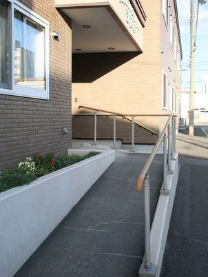 施設のきれいな外観