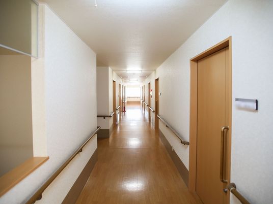 清潔な廊下の一望