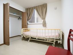 落ち着いた居室の様子