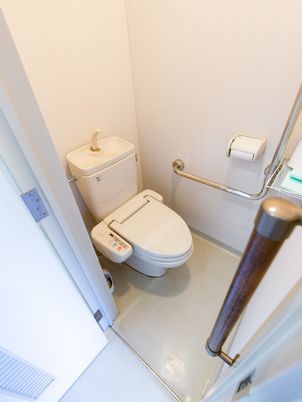 バリアフリー設計のトイレ