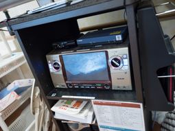 カラオケ機器設置の様子