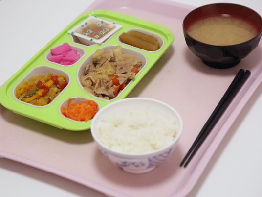彩り豊かな食事セット