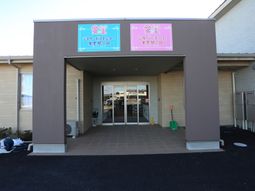 清潔なエントランス外観