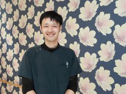 笑顔のスタッフイメージ