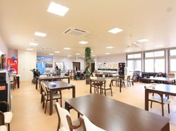 共有スペースの活気ある様子