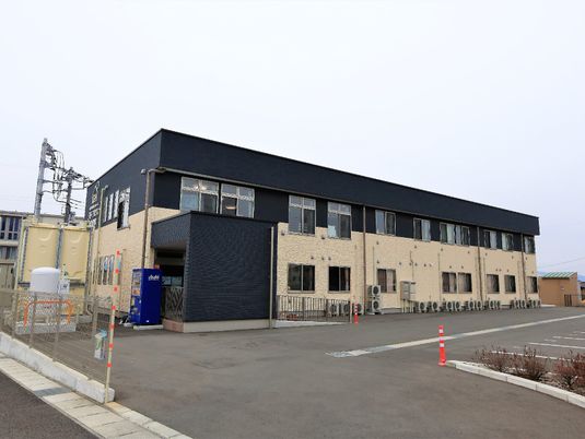 新築そうな建物の外観