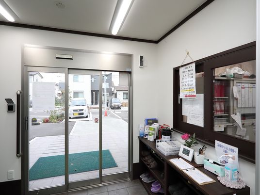 自動扉のエントランス