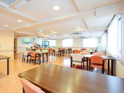 明るいダイニングスペース