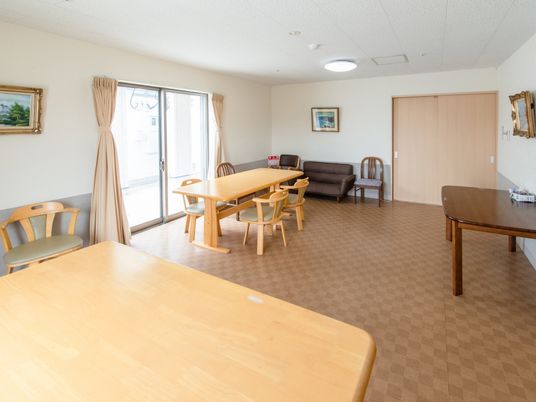 広々とした共有リビング