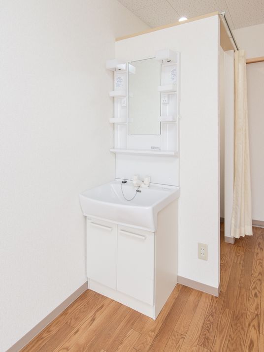 清潔な洗面台のある空間