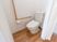手すり付きトイレの内観