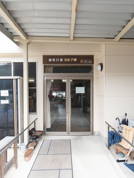 入口付近の和やかな様子