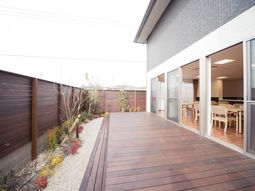 木製のステキなテラス