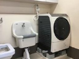 洗面台と洗濯機の設備