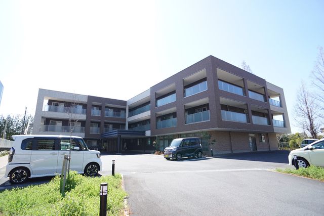 現代的な建物の外観