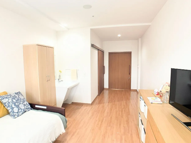 心地よい居室 居室 清潔で明るい居室がある職場です。利用者様に安心の空間を提供するお手伝いをしませんか。