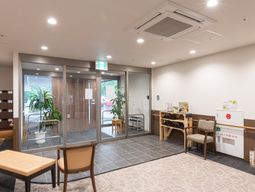 明るく清潔なエントランス
