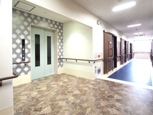 広々とした綺麗な廊下
