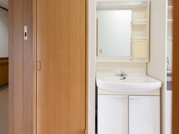 洗面台と鏡の設備