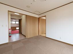 和洋室の開放的な空間