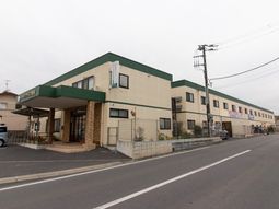 外観の建物と入口