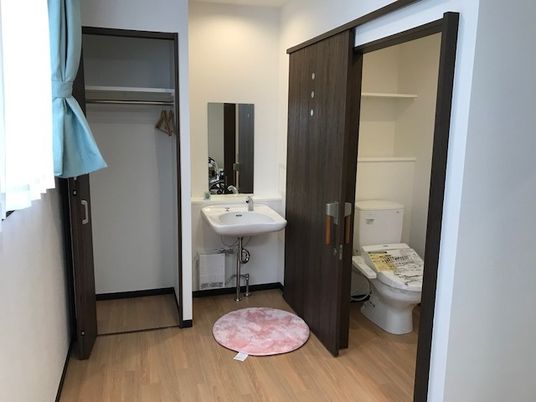 清潔な個室トイレ付き