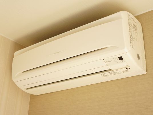 壁掛けのエアコン