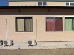 建物の外壁と窓