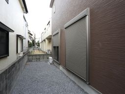 建物間の狭い通路