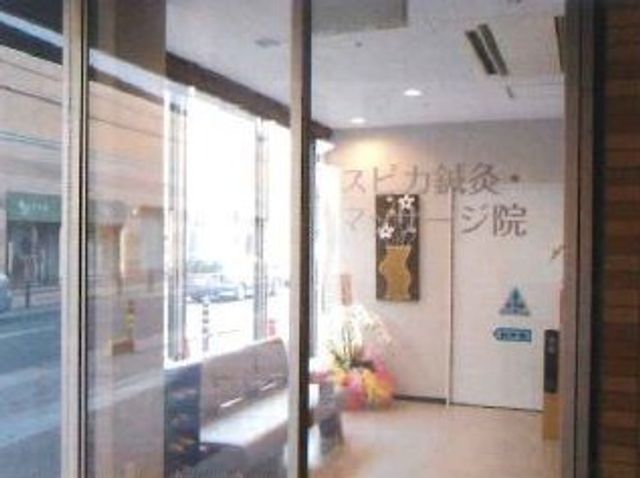 エントランスの開放的な空間