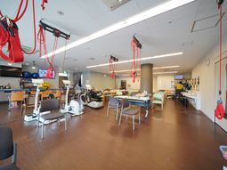 機能訓練器具のある部屋