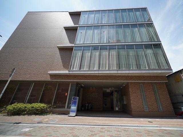 建物外観の入り口