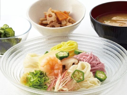 彩り豊かな食事内容