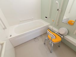 バリアフリーの浴室設備