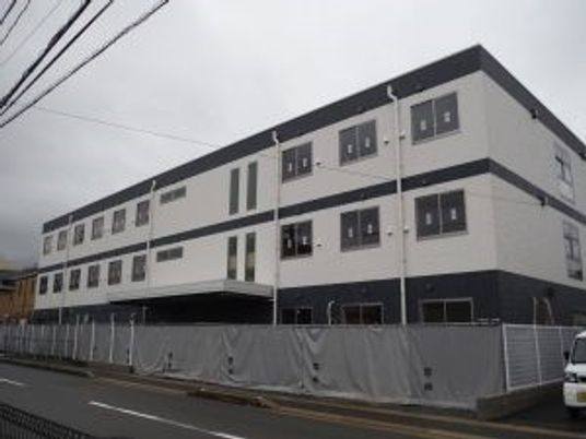 新築そうな建物外観