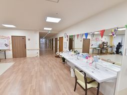 清潔な廊下と手洗いスペース