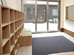 明るいエントランスホール