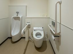 バリアフリー設計のトイレ
