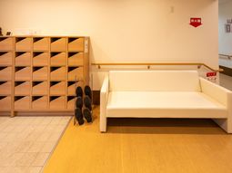 エントランスの休憩スペース