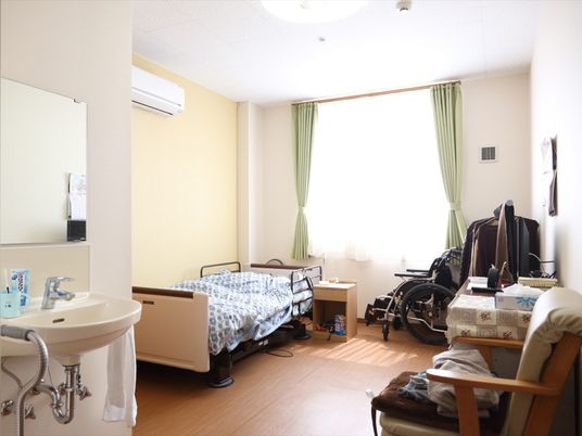 居室の広々とした空間