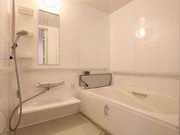 清潔な浴室の風景