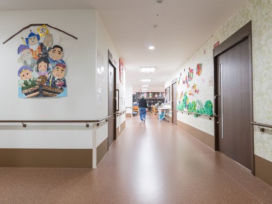 温かみのある廊下の様子