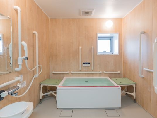 バリアフリーの浴室設備