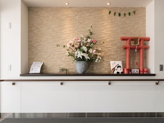 エントランスの神棚装飾