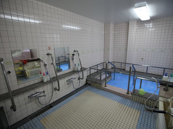 清潔な浴室設備