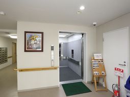 清潔感のあるエレベーターホール