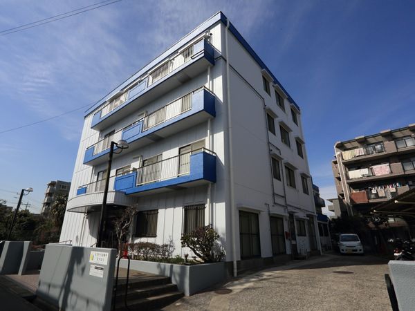 清潔感ある建物の外観