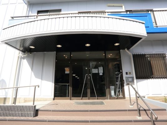 清潔感のあるエントランス
