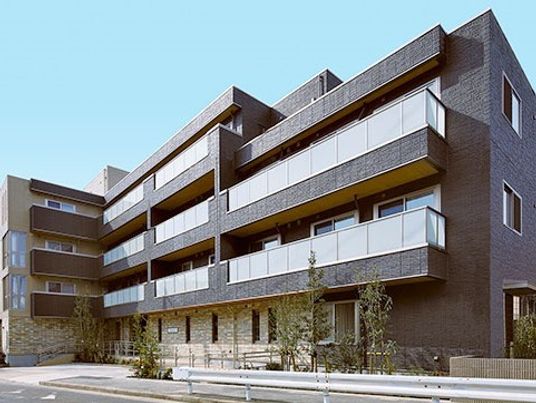 モダンな建物の外観