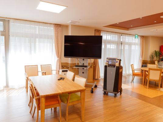 明るく広々とした多目的室